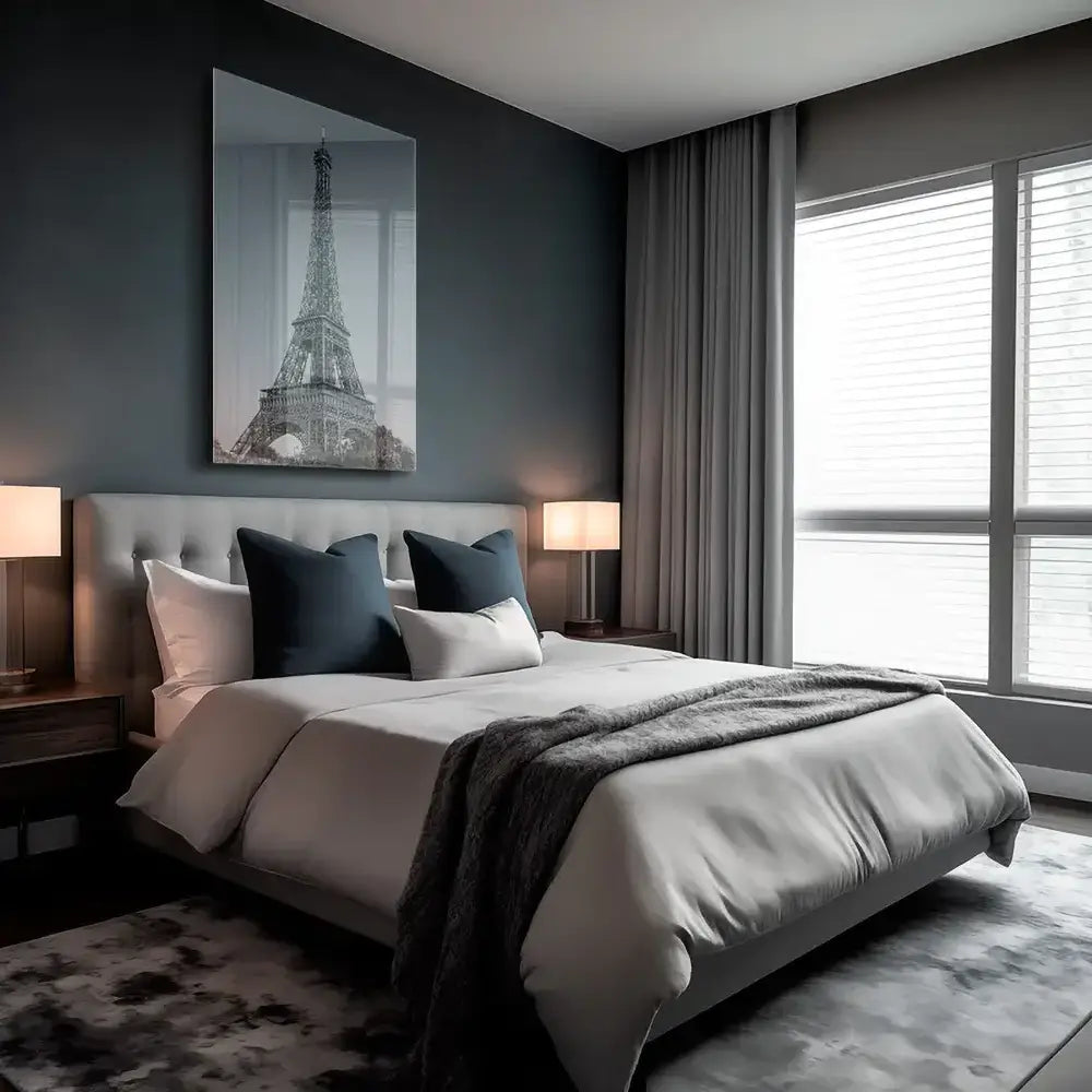 "Parisian Sentinel" Glas & Canvas