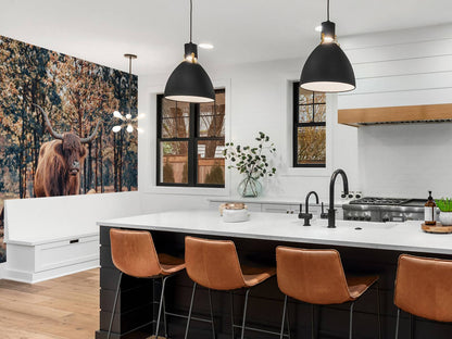 Fotobehang - Schotse hooglander bij de bosrand