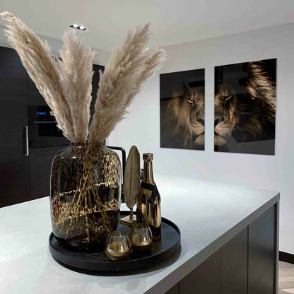 Lion in the Dark (2x) - Glas